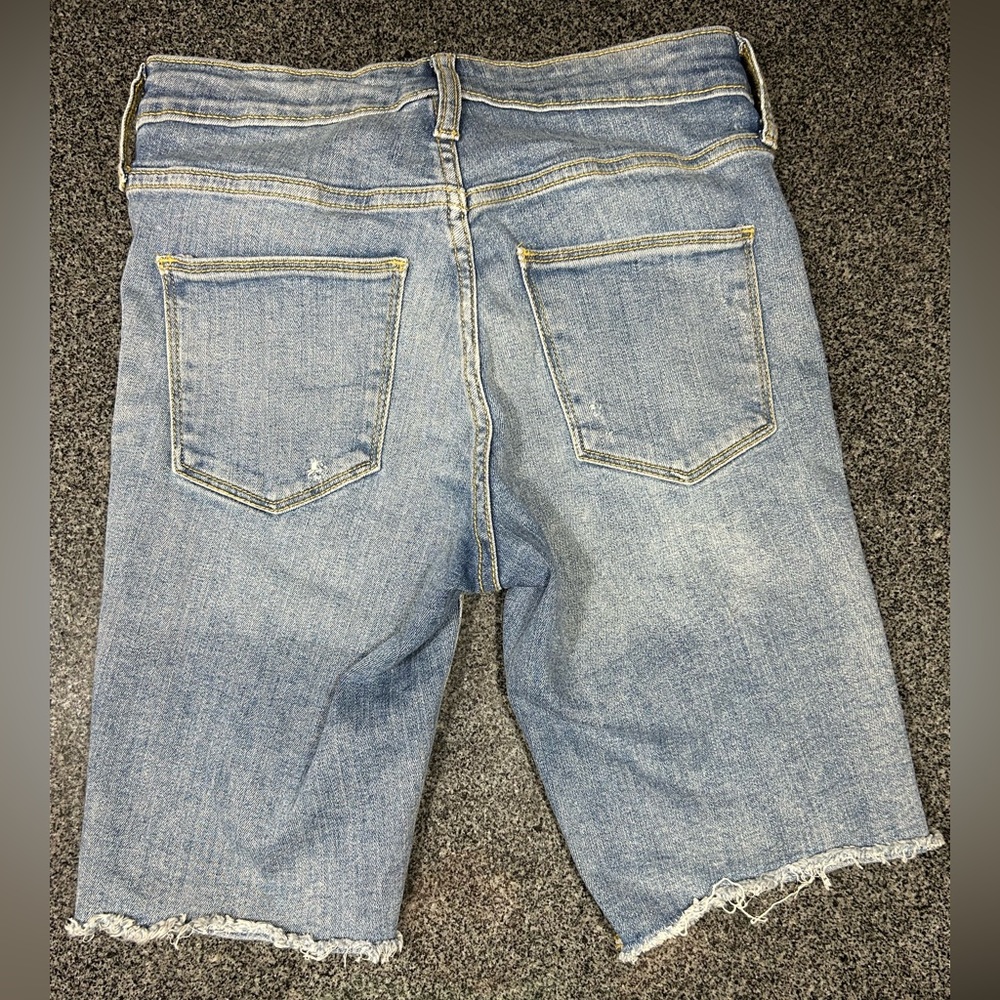 Universal Thread High Rise Bermuda shorts - Picture 7 of 7